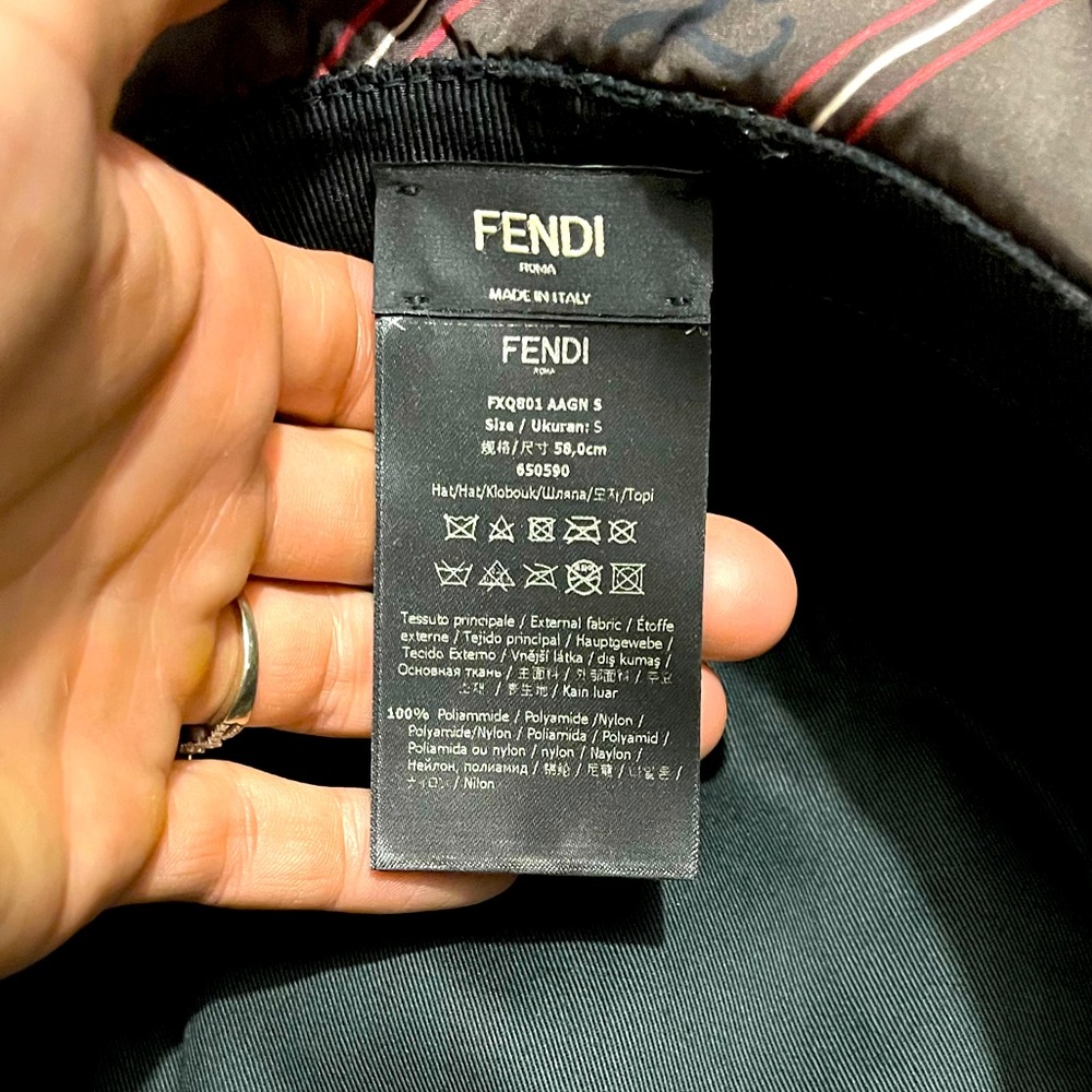 FENDI bucket hat ✨Authentic✨ - Picture 2 of 4